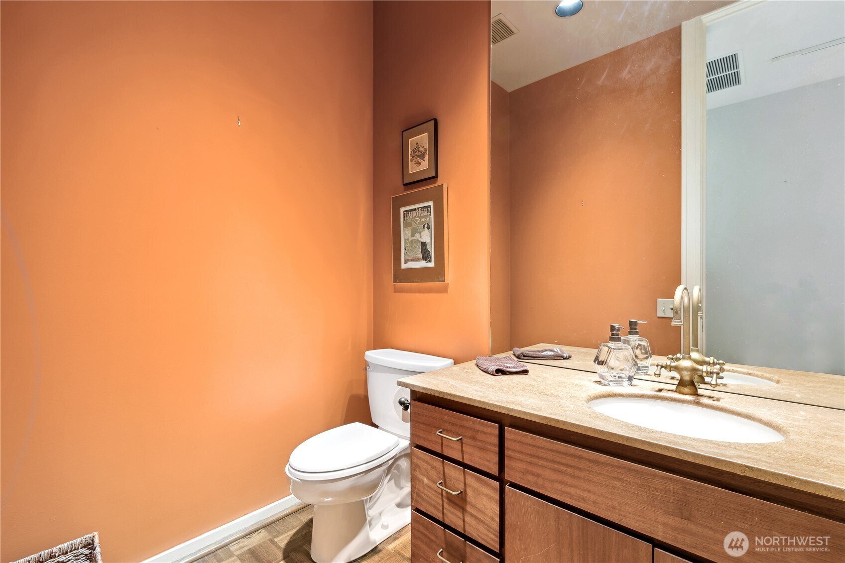 1519 3rd Avenue, Unit 801 Seattle, WA 98101 - Photo 13 of 24