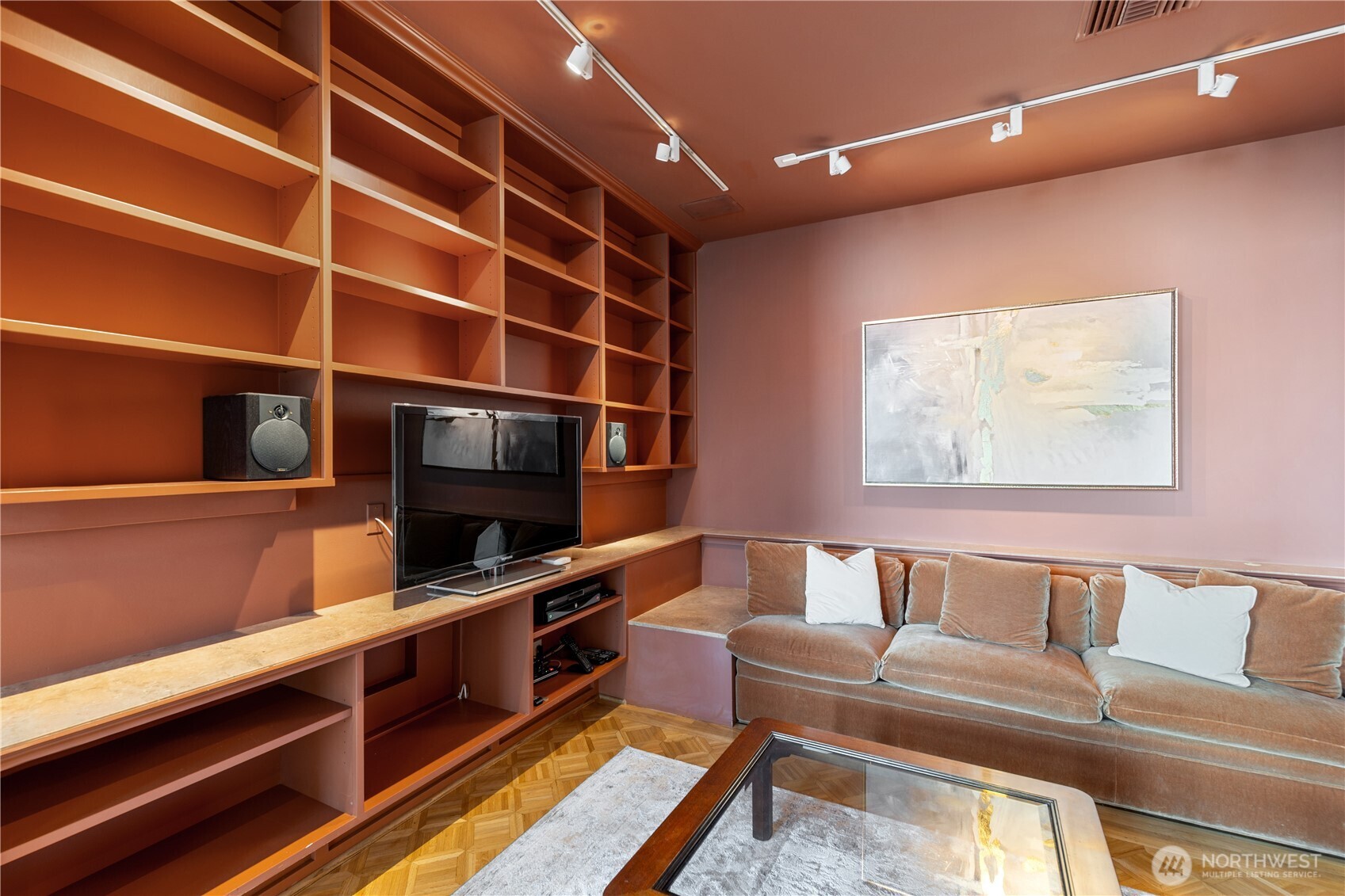 1519 3rd Avenue, Unit 801 Seattle, WA 98101 - Photo 5 of 24