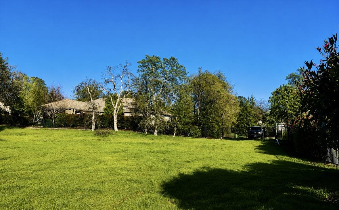 13212 Tierra Heights Road Redding, CA 96003 - Photo 7 of 12 a view of a golf course