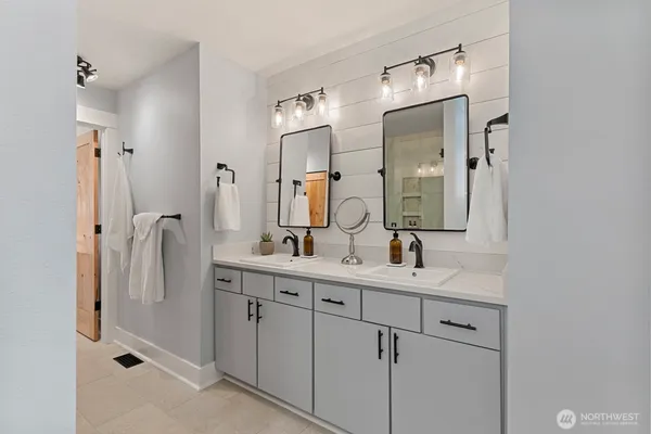 $1,240,000 | 7320 Silent Creek Avenue Southeast, Snoqualmie, WA 98065