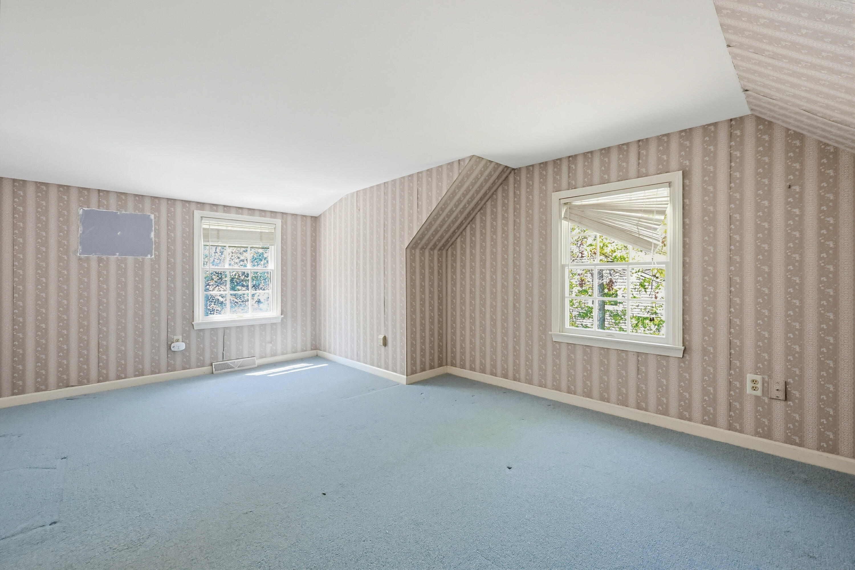 556 Cotuit Road Mashpee, MA 02649 - Photo 26 of 45 an empty room with windows