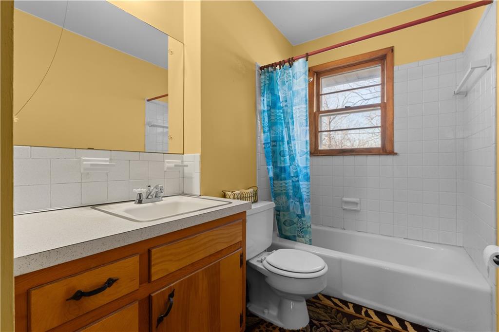 1227 Dickinson Road Independence, MO 64050 - Photo 11 of 24