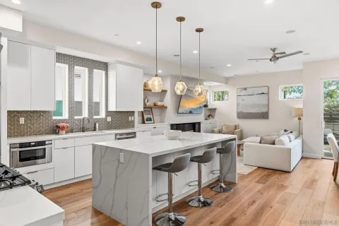 $2,350,000 | 107 Edgeburt Drive, Encinitas, CA 92024