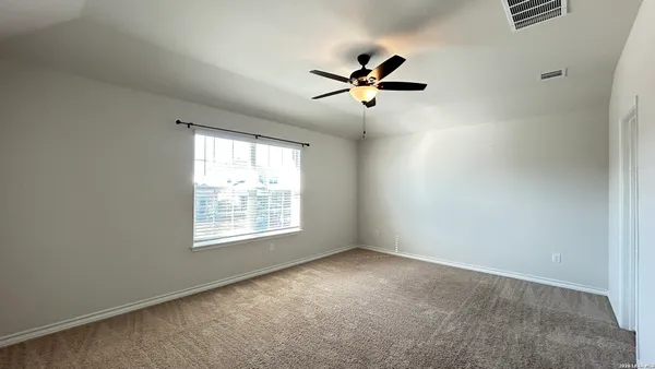 $1,975 | 6518 Hoffman Plain, San Antonio, TX 78252