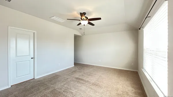 $1,975 | 6518 Hoffman Plain, San Antonio, TX 78252