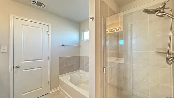 $1,975 | 6518 Hoffman Plain, San Antonio, TX 78252