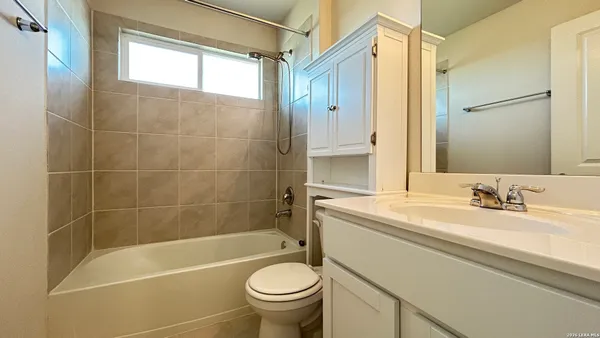 $1,975 | 6518 Hoffman Plain, San Antonio, TX 78252