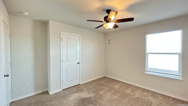 $1,975 | 6518 Hoffman Plain, San Antonio, TX 78252