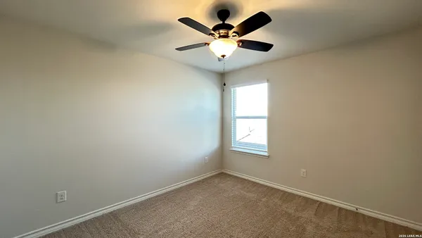 $1,975 | 6518 Hoffman Plain, San Antonio, TX 78252