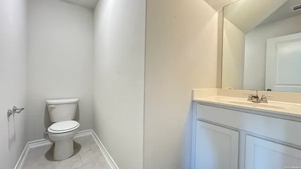 $1,975 | 6518 Hoffman Plain, San Antonio, TX 78252