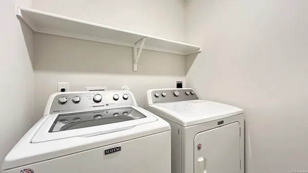 $1,975 | 6518 Hoffman Plain, San Antonio, TX 78252