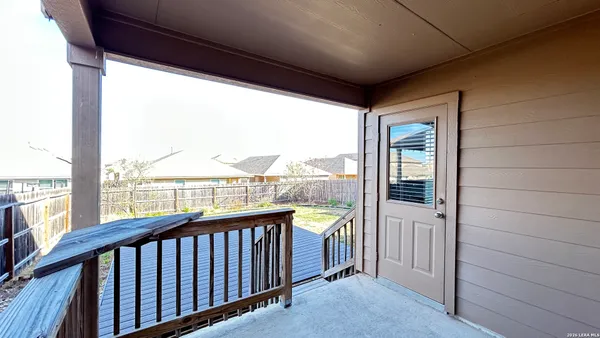 $1,975 | 6518 Hoffman Plain, San Antonio, TX 78252