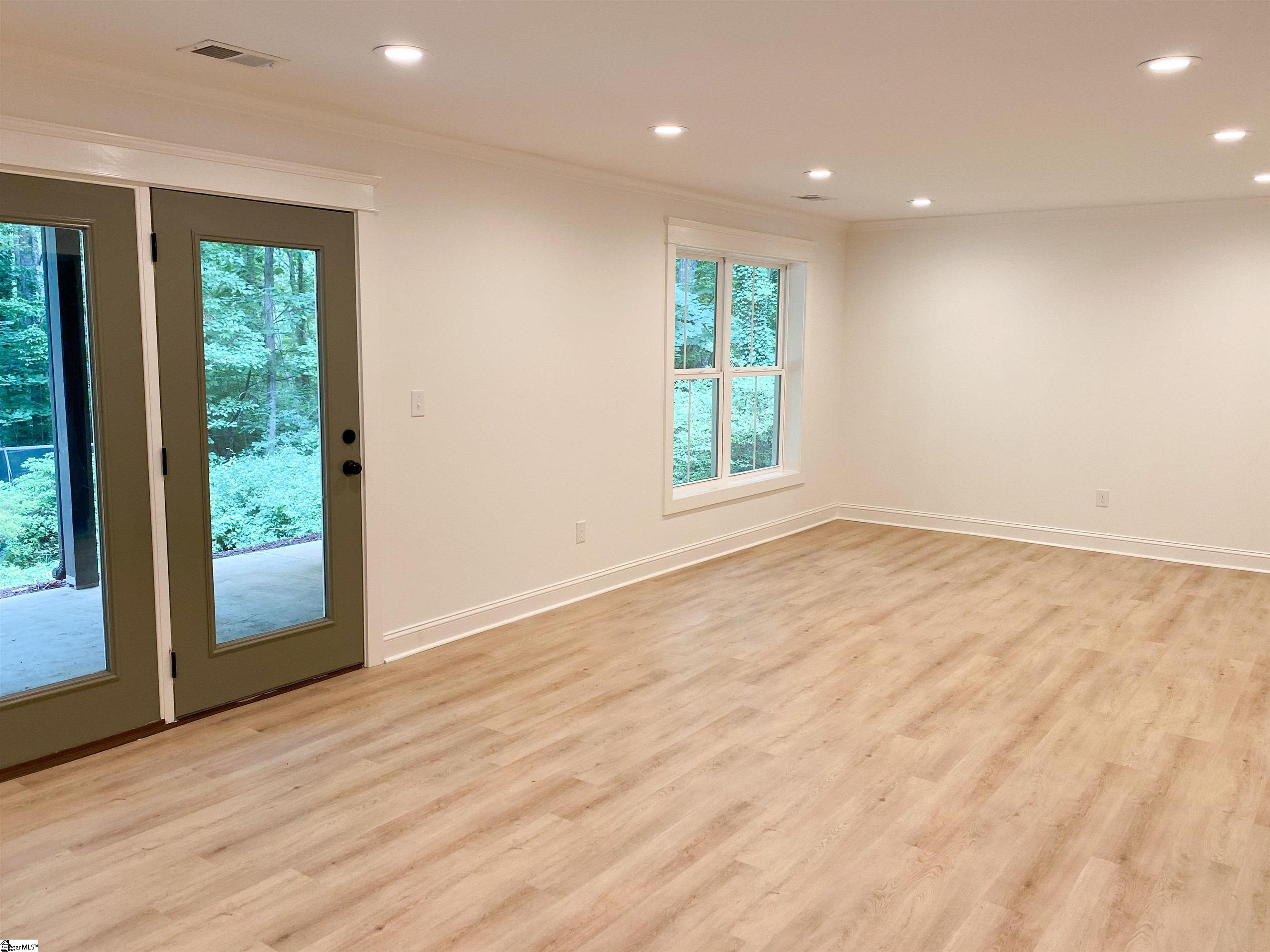 219 Covington Road Greenville, SC 29617 - Photo 31 of 34 Gallery Image 31