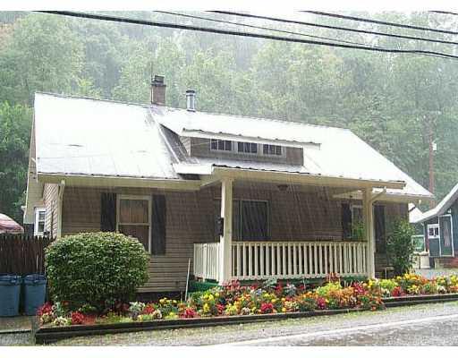 511 Guys Run Road Pittsburgh, PA 15238 - Photo 1 of 8 Exterior Front.