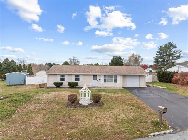 $419,900 | 5 Samosett Drive, Dartmouth, MA 02748