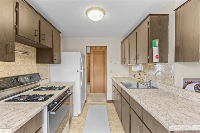 $419,900 | 5 Samosett Drive, Dartmouth, MA 02748