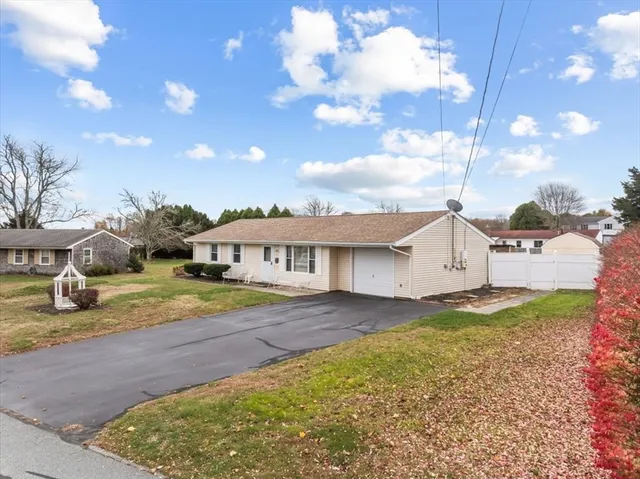 $419,900 | 5 Samosett Drive, Dartmouth, MA 02748