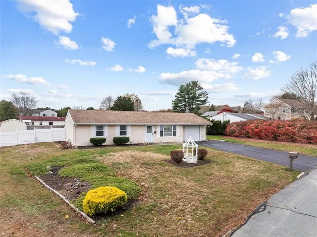 $419,900 | 5 Samosett Drive, Dartmouth, MA 02748