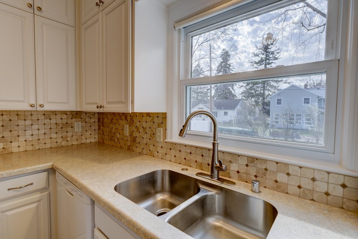 506 Holly Avenue Madison, WI 53711 - Photo 16 of 37