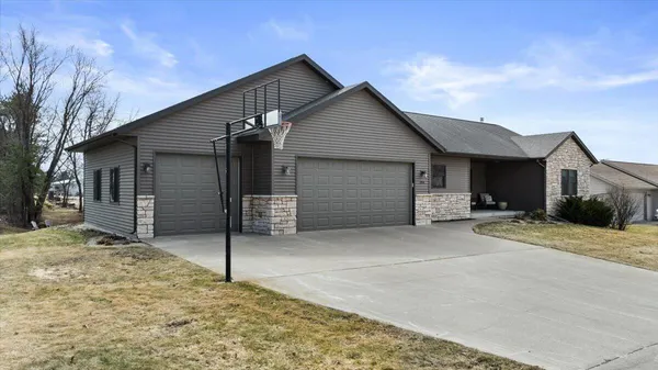 $529,900 | 186 Katie Lane, Cashton, WI 54619