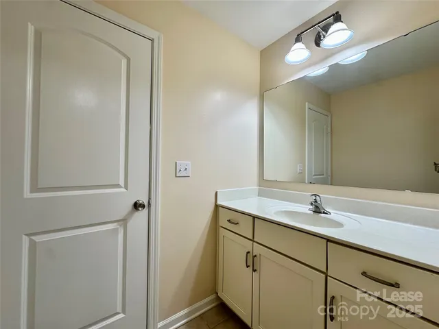 $3,000 | 2415 Impatien Drive, Charlotte, NC 28215