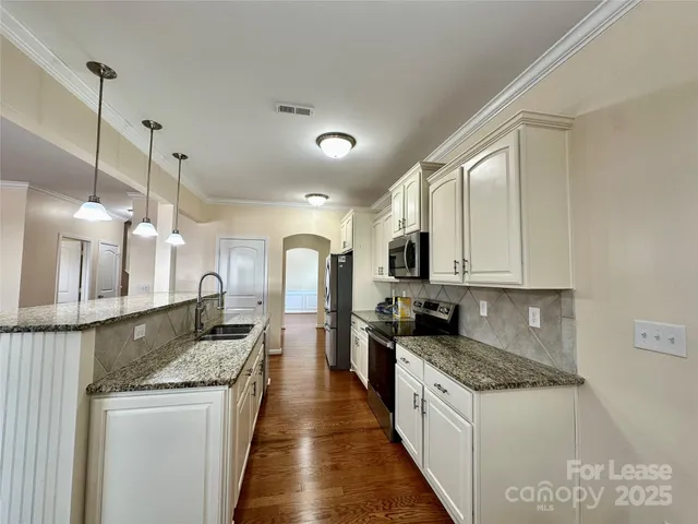 $3,000 | 2415 Impatien Drive, Charlotte, NC 28215