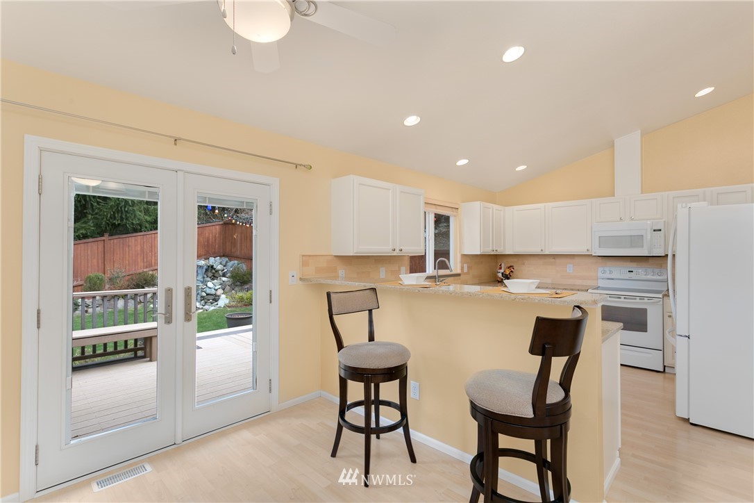 2301 208th Place Southeast Bothell, WA 98021 - Photo 9 of 24