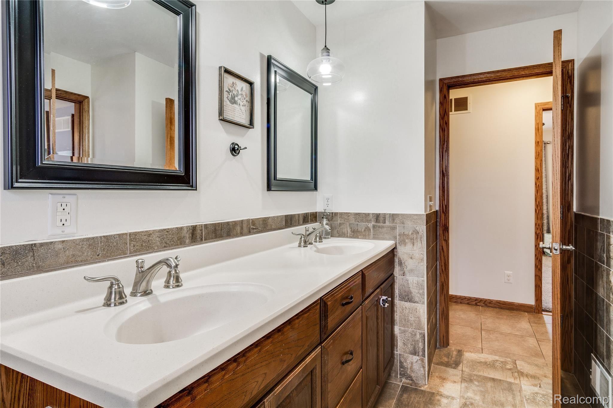 7347 Lobdell Road Linden, MI 48451 - Photo 10 of 27 Interiors (33 of 46).jpg