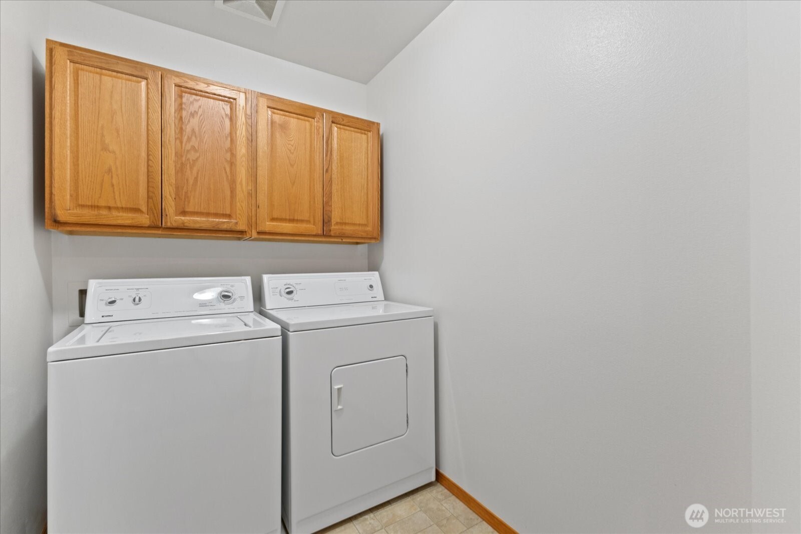 402 Northwest 12th Loop Oak Harbor, WA 98277 - Photo 16 of 19