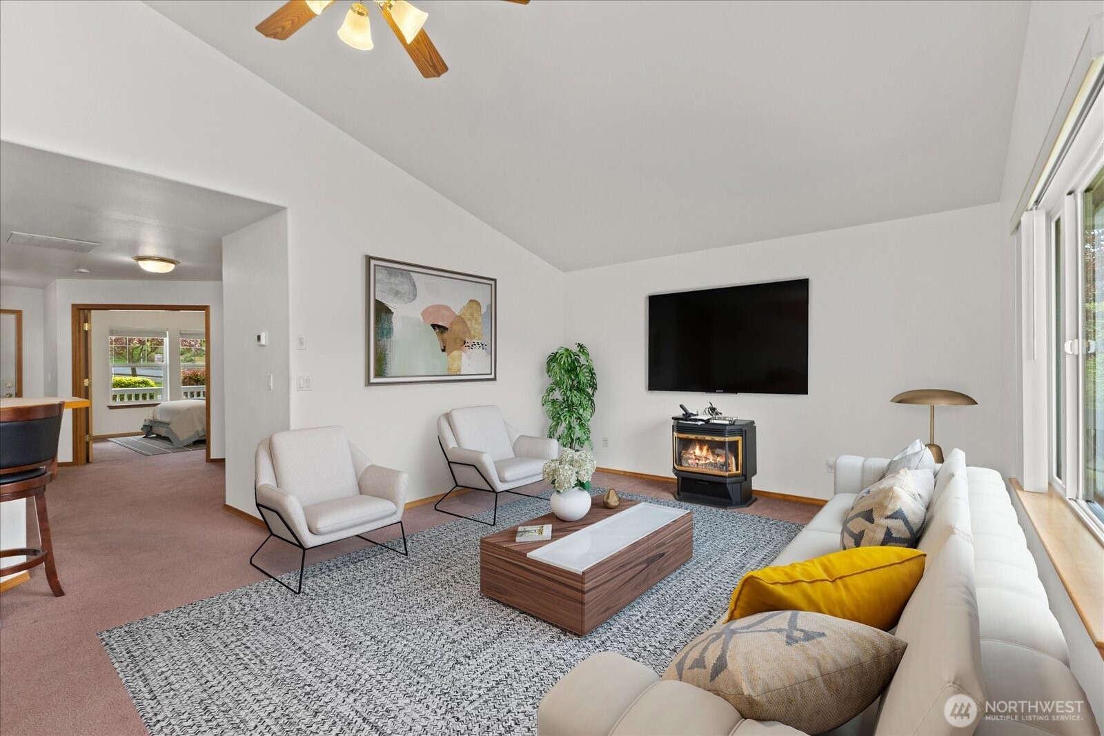 402 Northwest 12th Loop Oak Harbor, WA 98277 - Photo 3 of 19