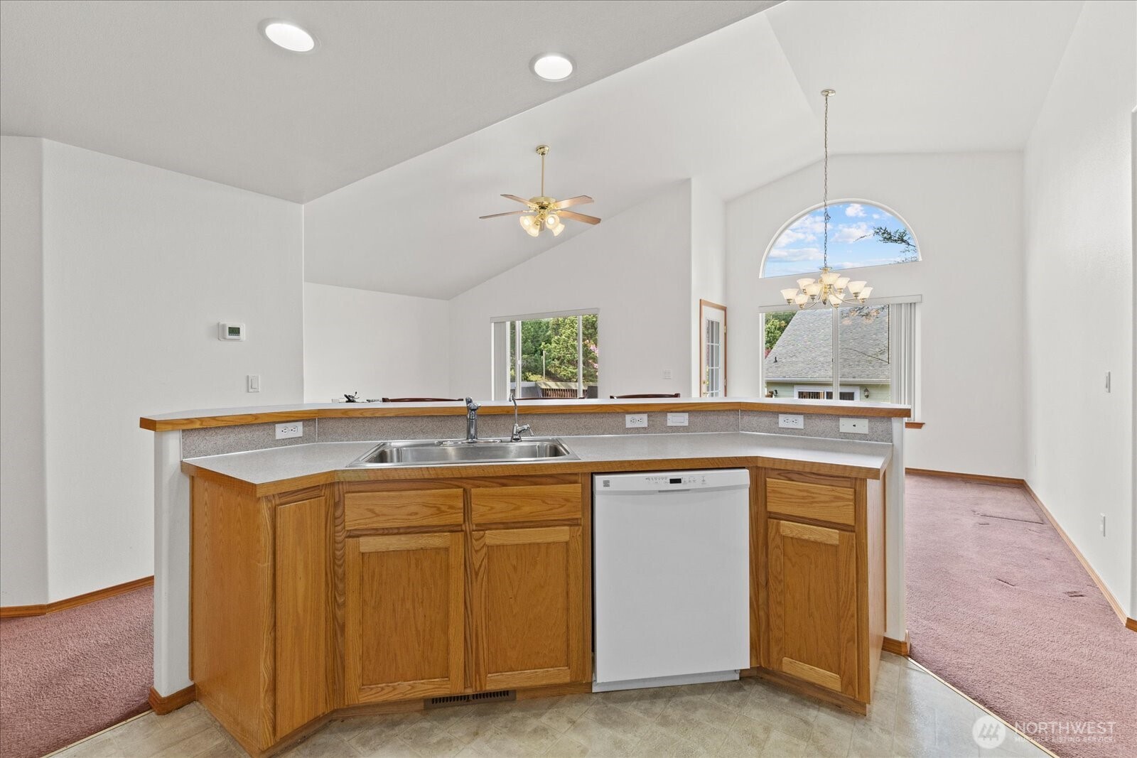 402 Northwest 12th Loop Oak Harbor, WA 98277 - Photo 9 of 19