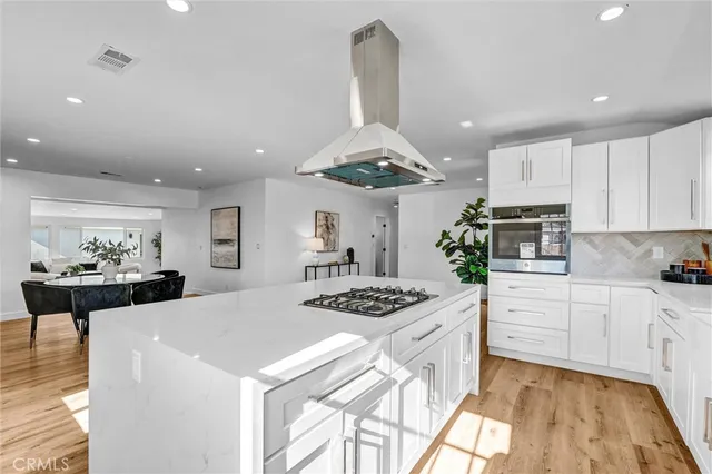 $1,049,000 | 10505 Halbrent Avenue, Mission Hills, CA 91345