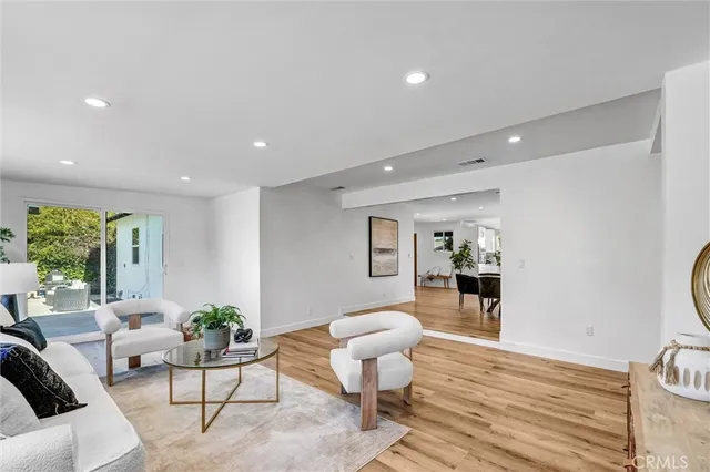 $1,049,000 | 10505 Halbrent Avenue, Mission Hills, CA 91345