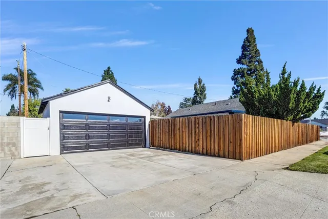 $1,049,000 | 10505 Halbrent Avenue, Mission Hills, CA 91345