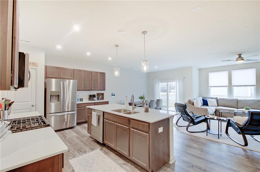 13517 Dewpoint Lane Fishers, IN 46037 - Photo 12 of 36