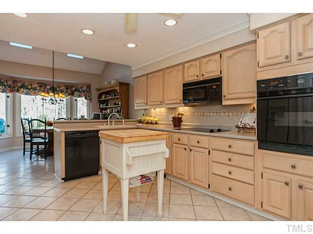 8109 Windsor Ridge Drive Raleigh, NC 27615 - Photo 10 of 25 Kitchen