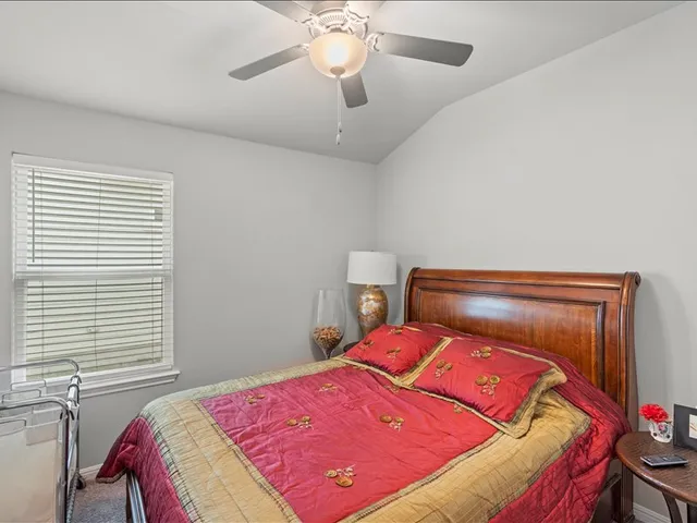 $1,900 | 200 Grapefruit Road, Hutto, TX 78634