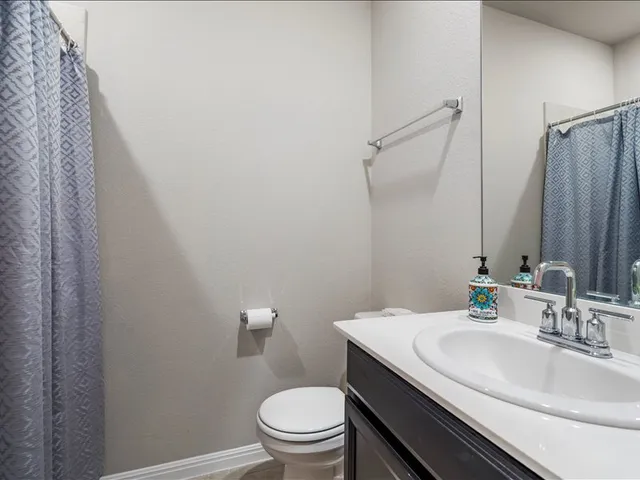 $1,900 | 200 Grapefruit Road, Hutto, TX 78634