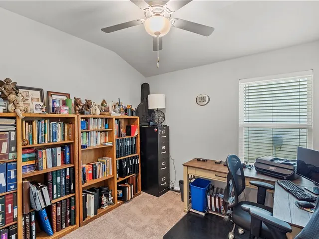 $1,900 | 200 Grapefruit Road, Hutto, TX 78634