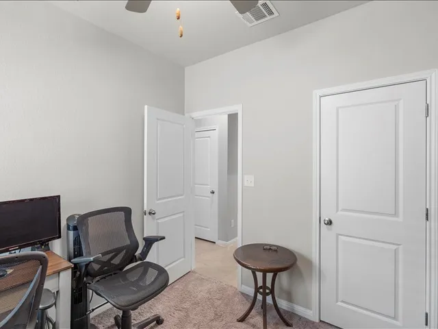 $1,900 | 200 Grapefruit Road, Hutto, TX 78634