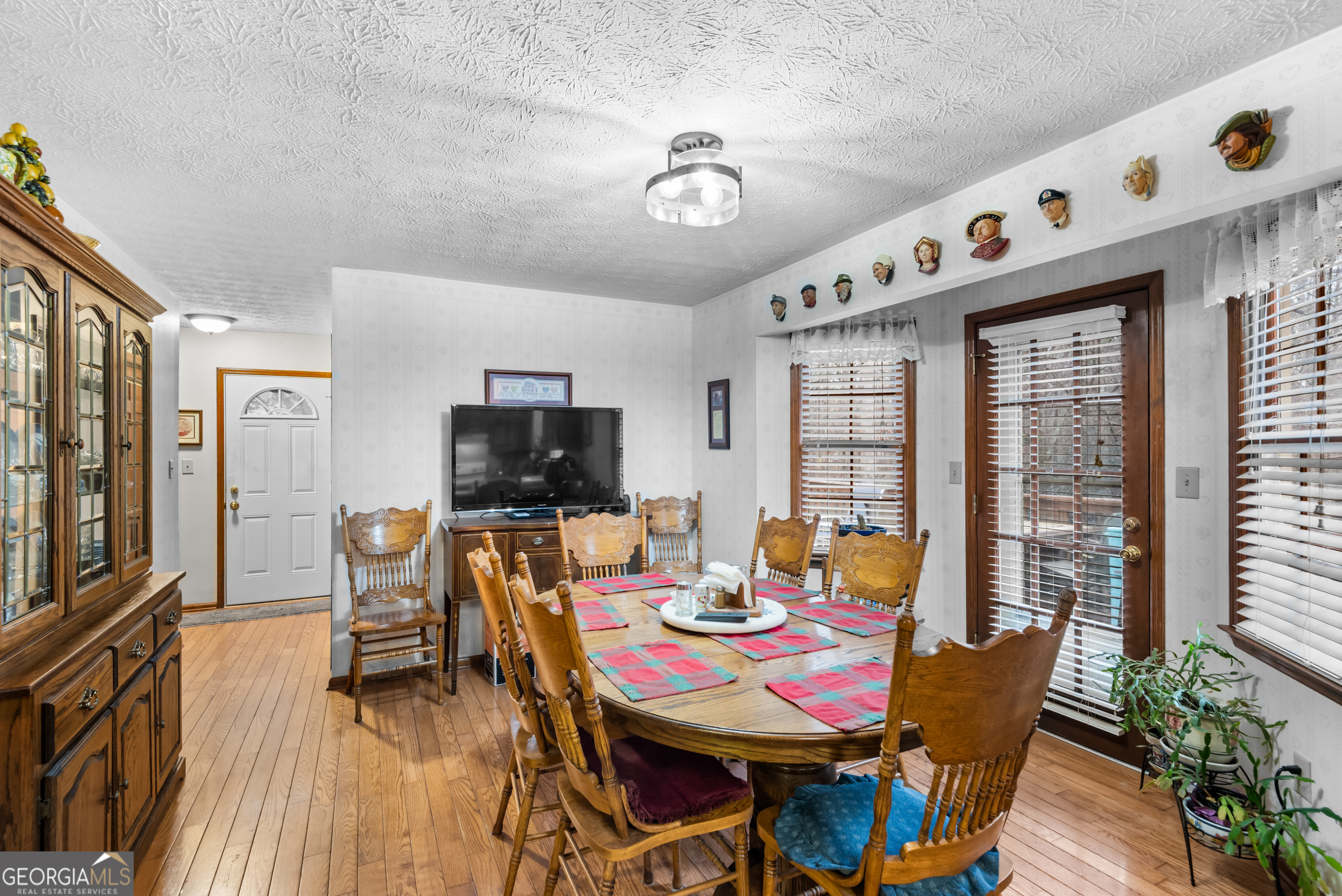 102 Hayes Circle Rex, GA 30273 - Photo 17 of 44