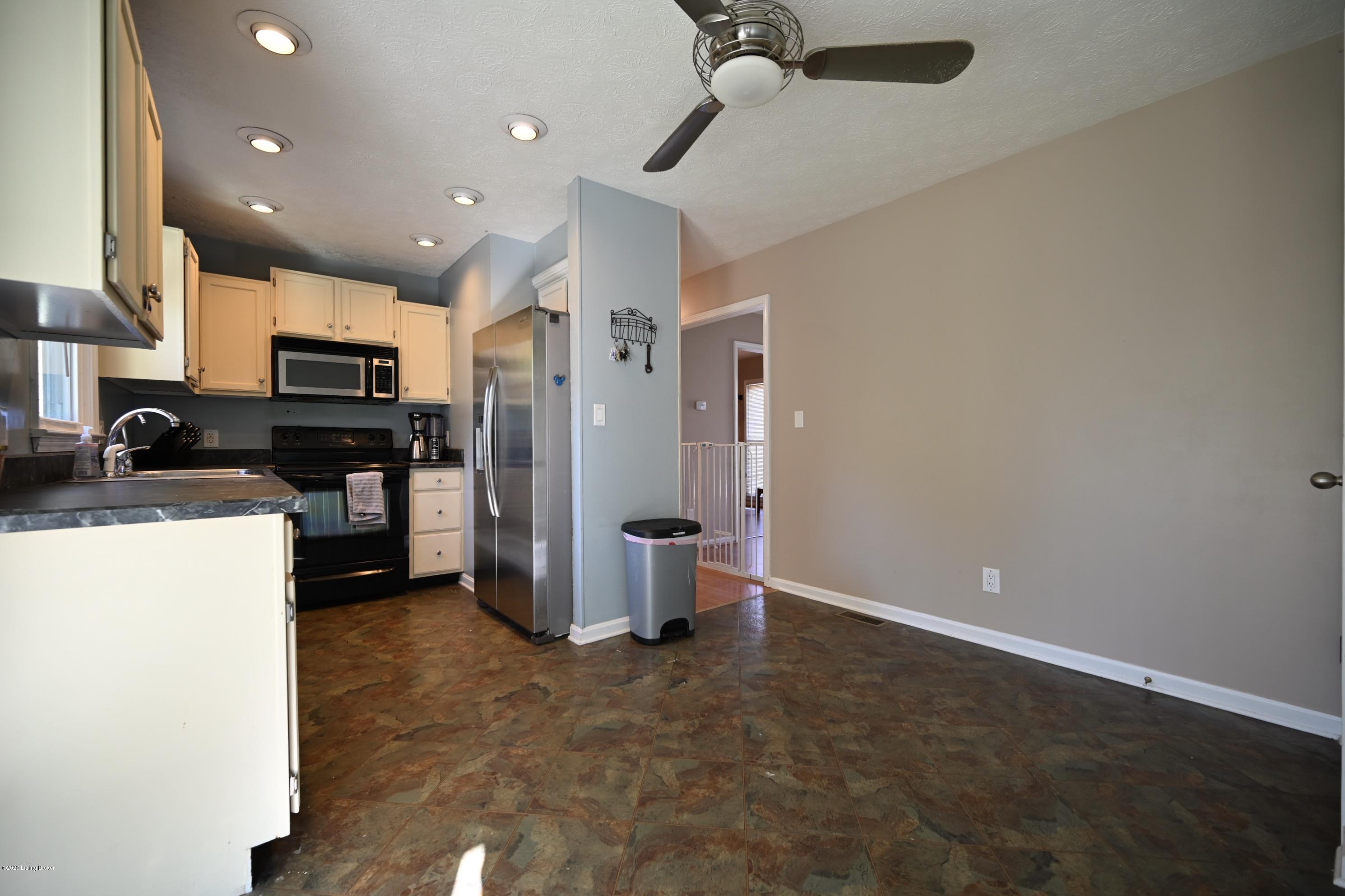 7110 Ridge Creek Road Louisville, KY 40291 - Photo 12 of 41 DDA20E48-083C-400E-8D2D-D42CD558BA56_1_2