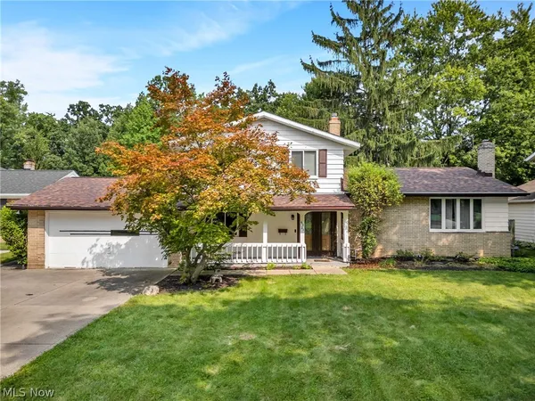 $439,000 | 6221 Brighton Drive, North Olmsted, OH 44070