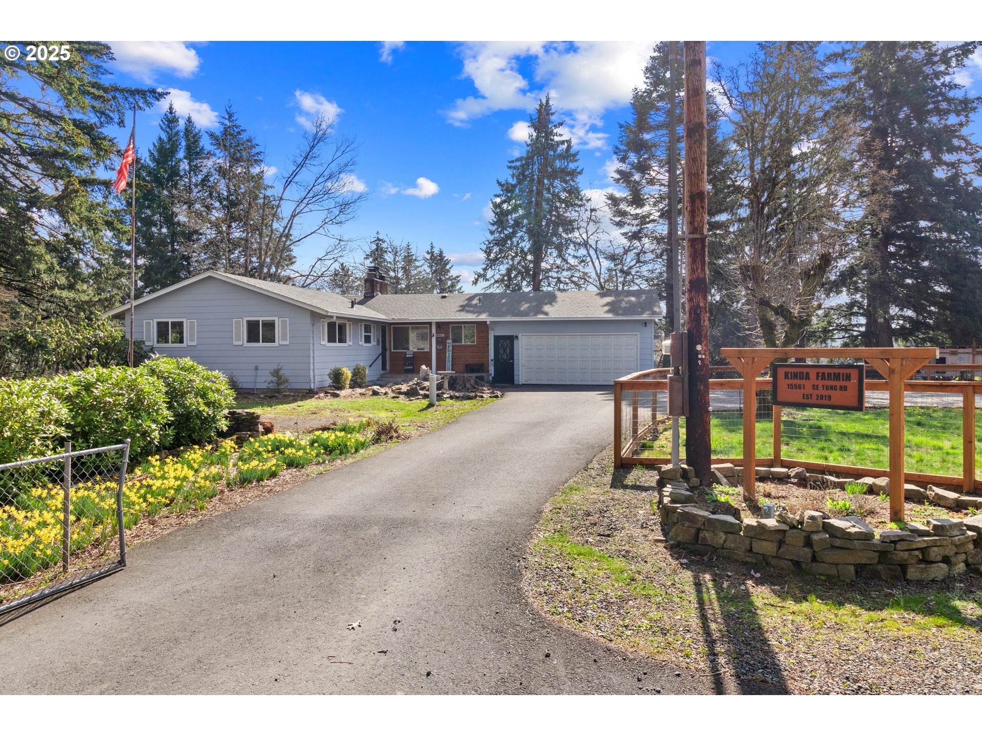 15561 Southeast Tong Road Damascus, OR 97089 - Photo 3 of 48 Driveway