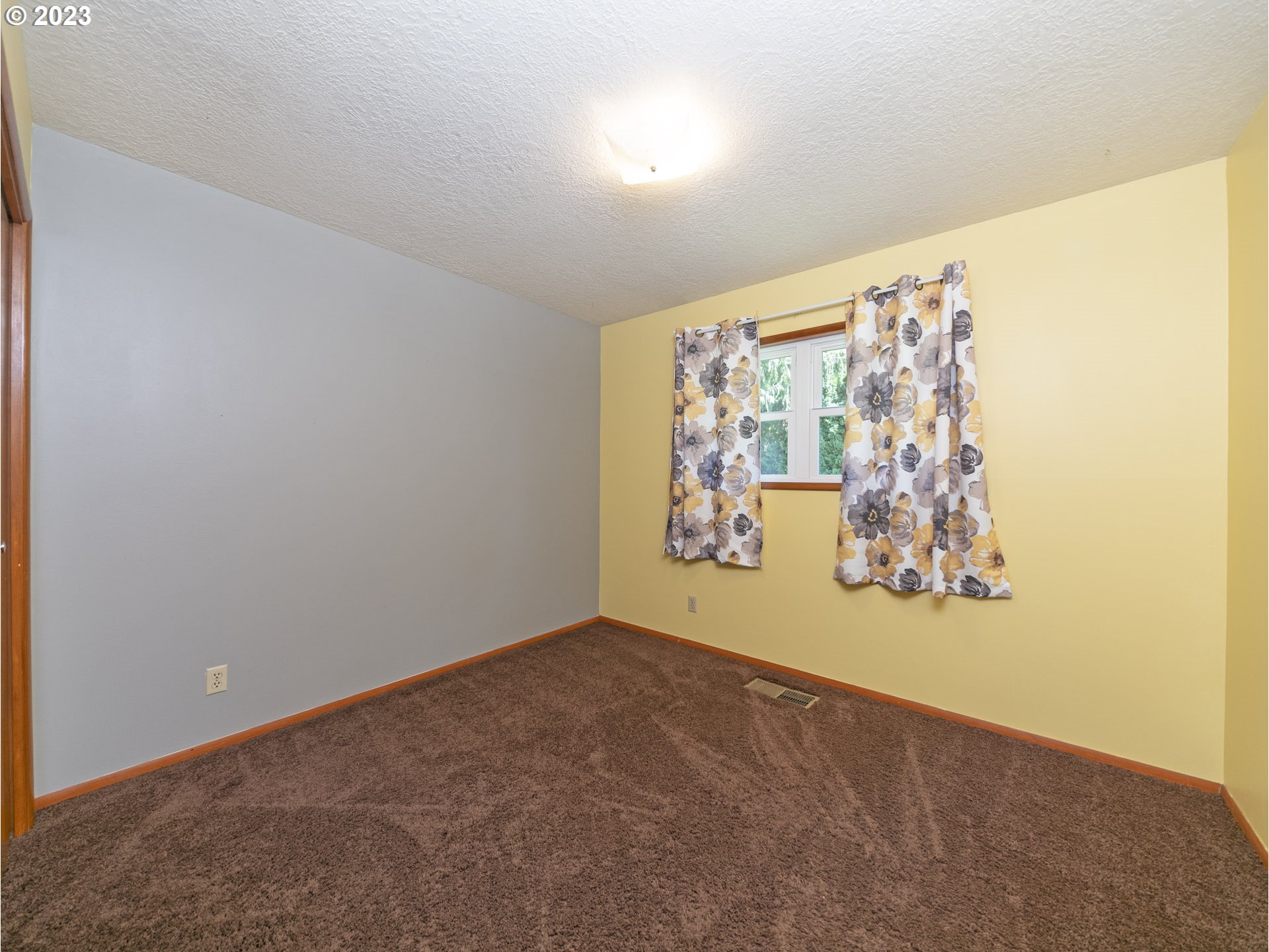 5685 Southwest River Road Hillsboro, OR 97123 - Photo 28 of 46