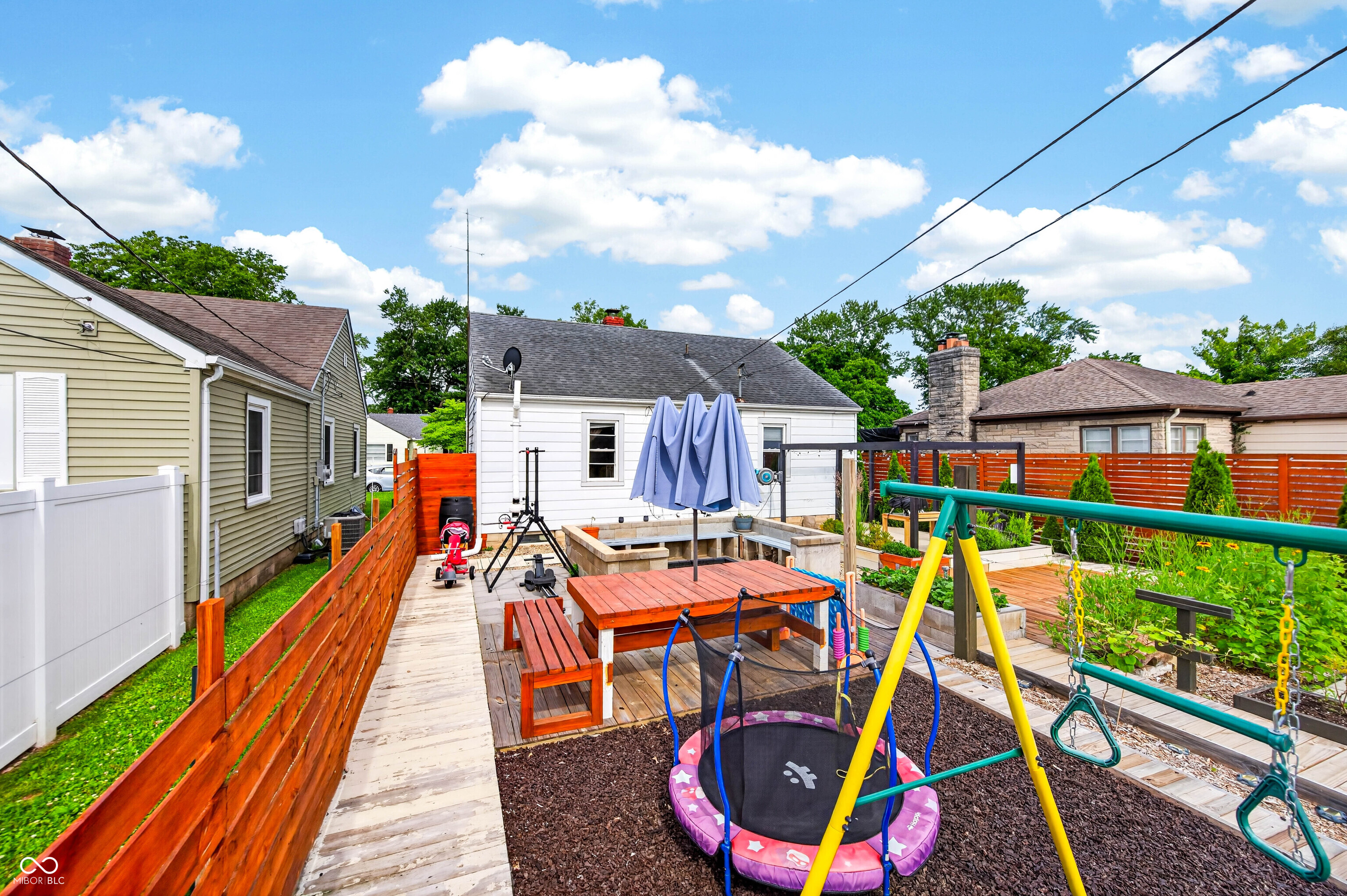 2327 Gilmore Street Columbus, IN 47201 - Photo 51 of 54