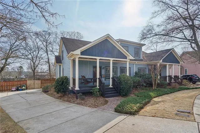 $405,000 | 700 Frasier Circle Southeast, Marietta, GA 30060
