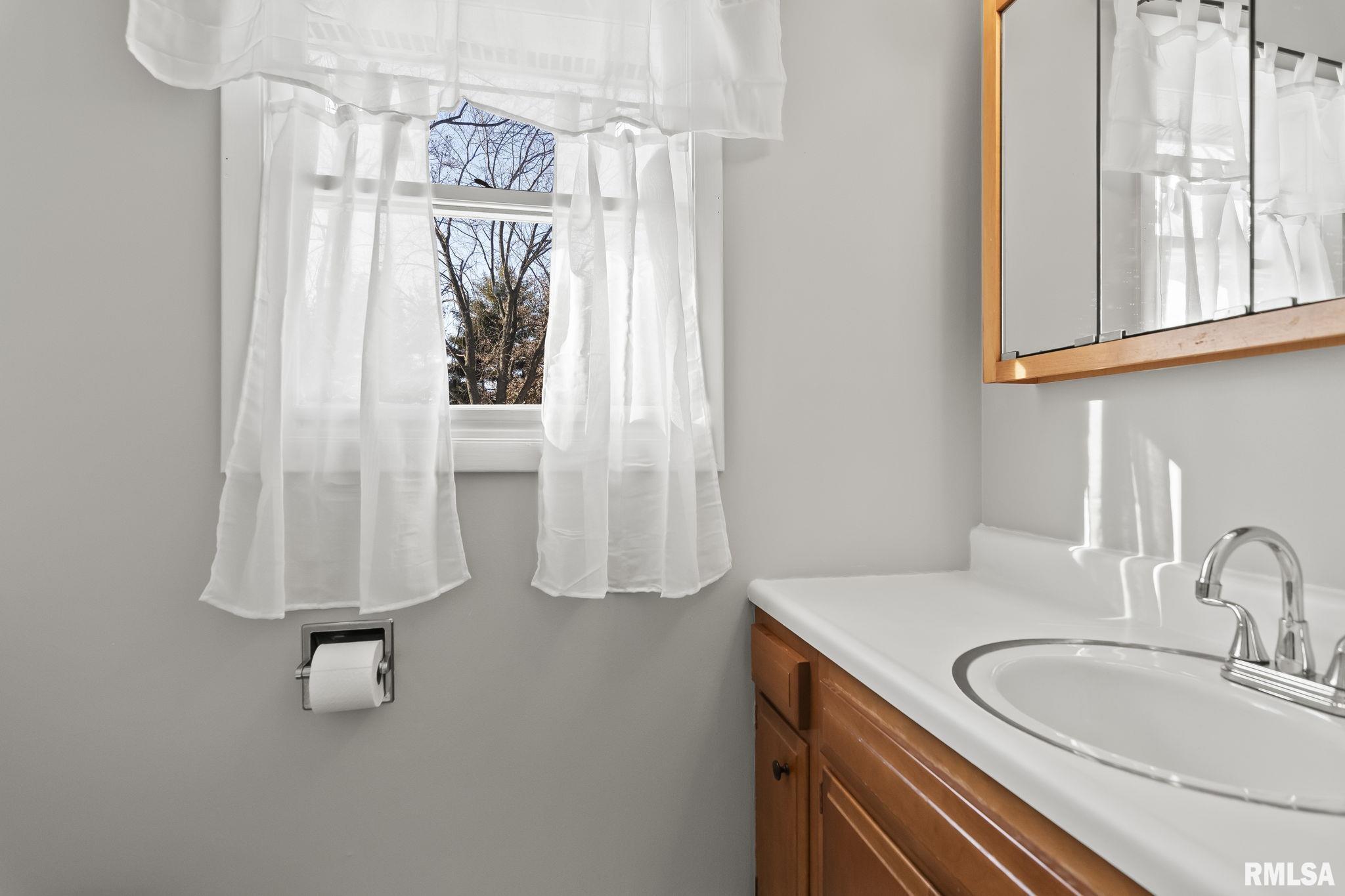 813 Roanoke Drive Springfield, IL 62702 - Photo 23 of 37