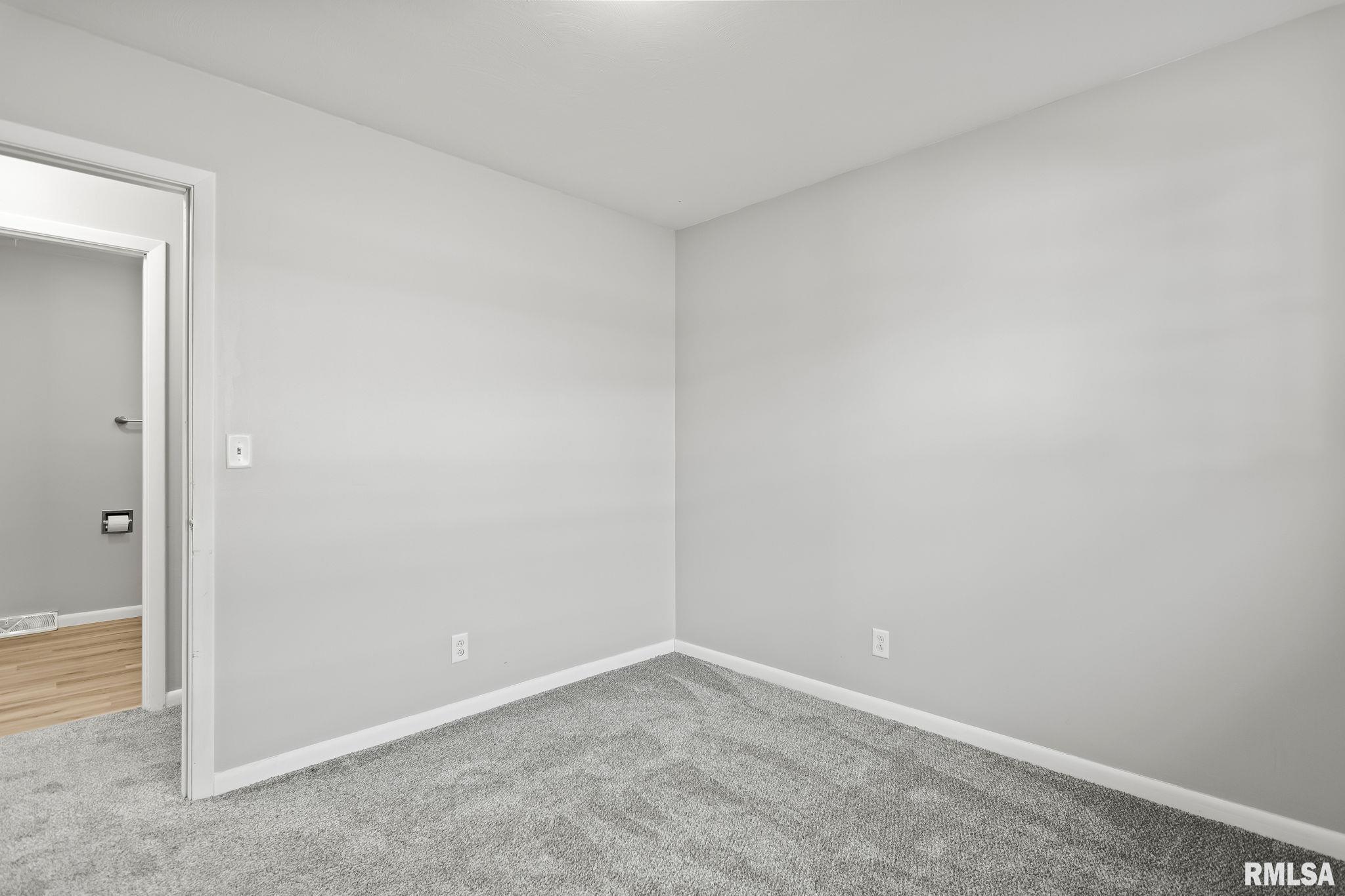 813 Roanoke Drive Springfield, IL 62702 - Photo 28 of 37