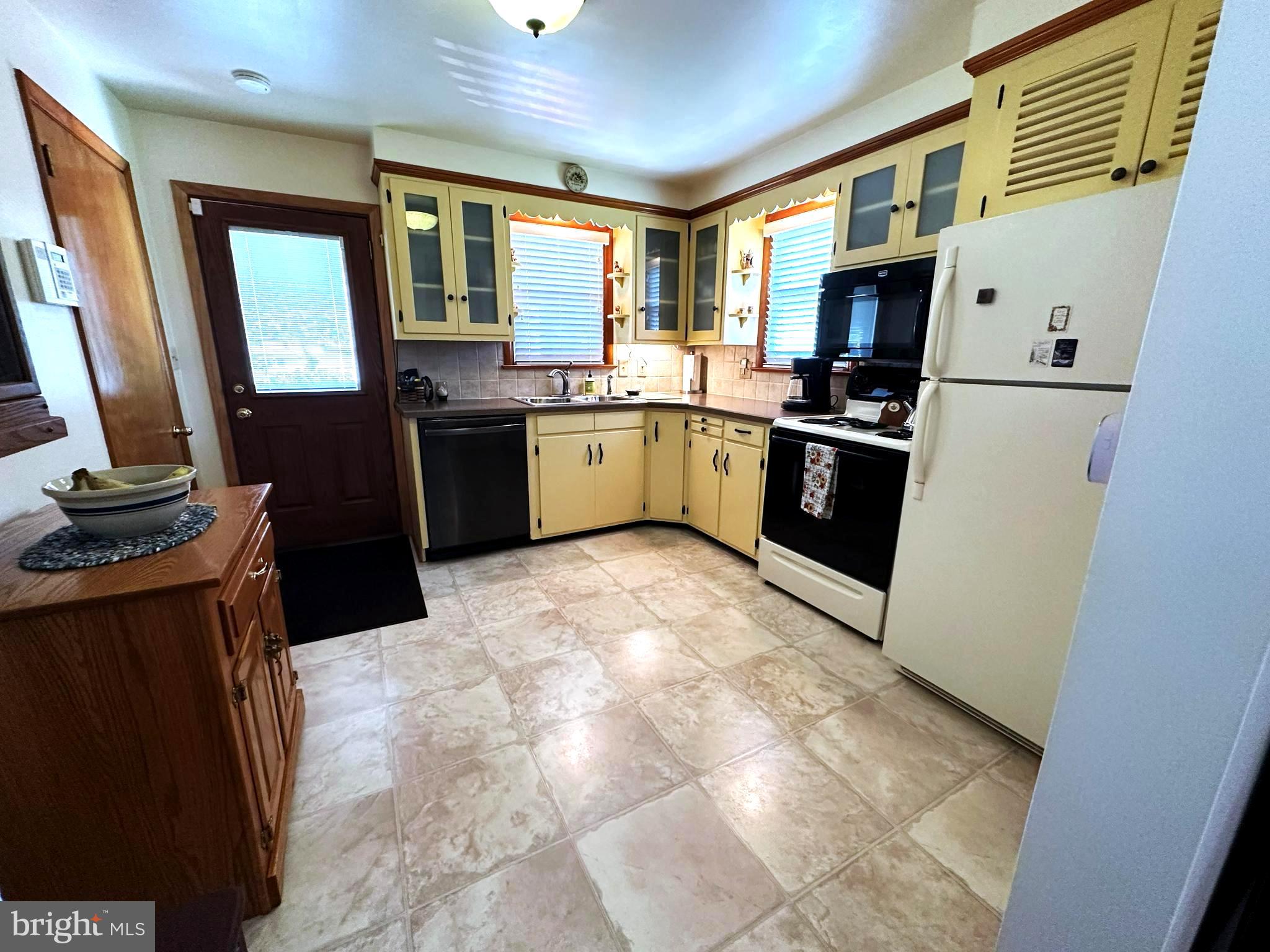 224 Noble Street Lititz, PA 17543 - Photo 4 of 63 Kitchen